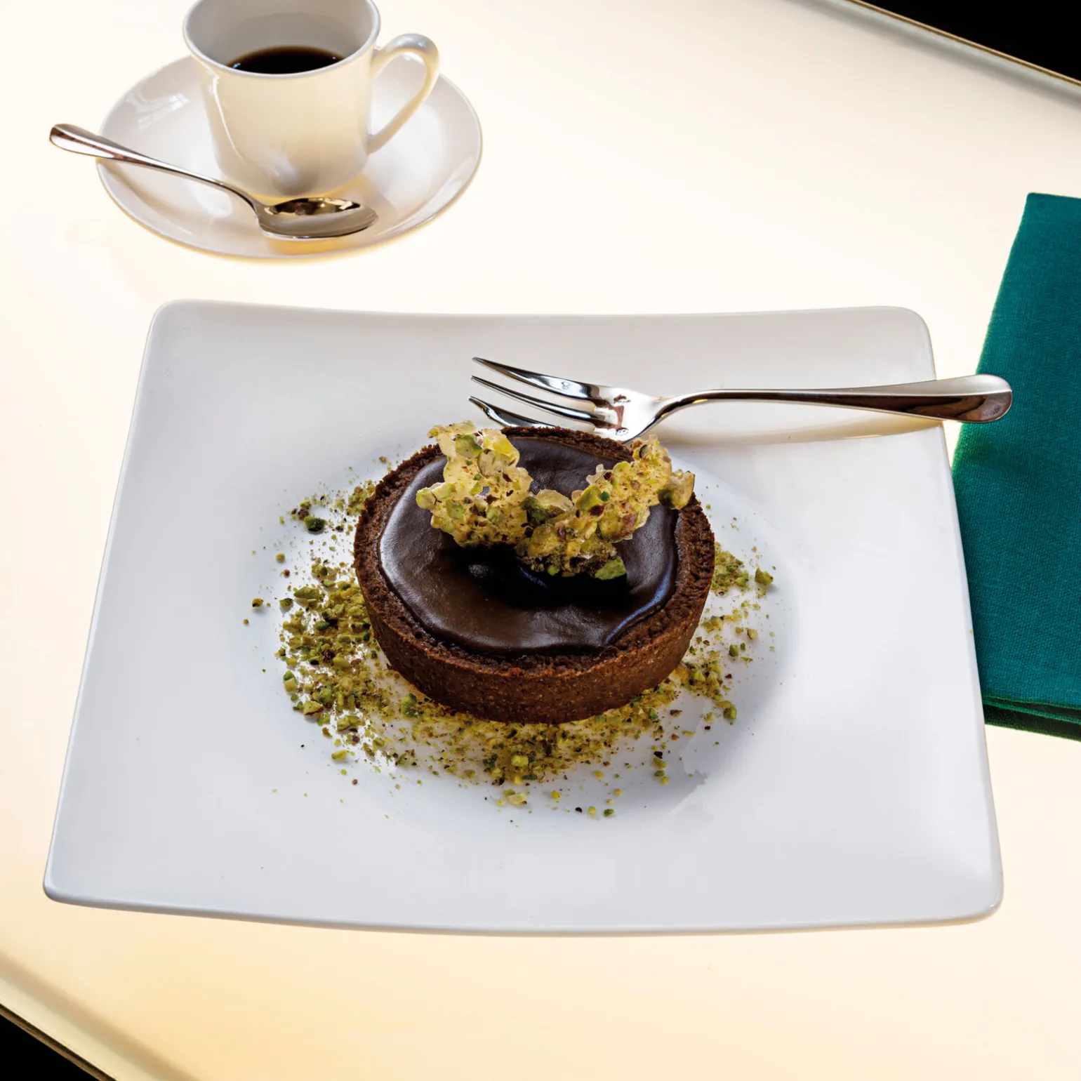 Teller 23 cm quadr. flach